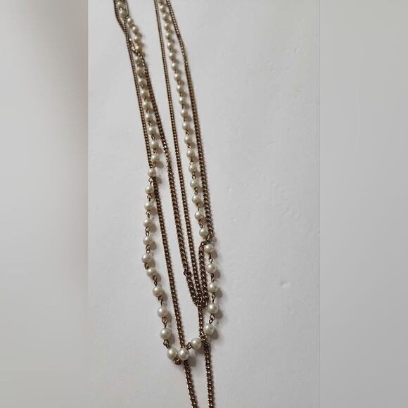 Vintage gold pearl triple strand chain necklace - Picture 3 of 9